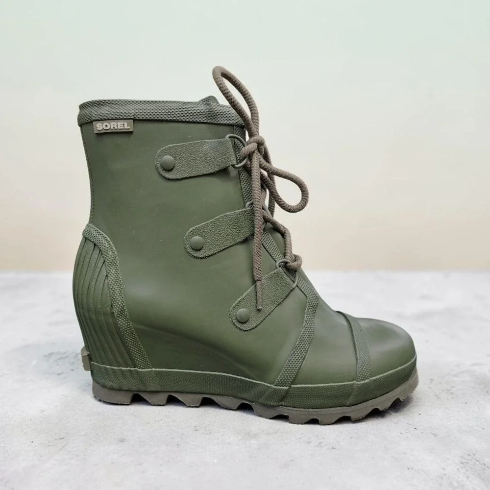 Sorel Joan Rain Wedge Boots Nori Green Olive Size 11 NL2442-383 Rare Excellent